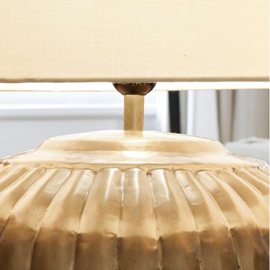 arany klasszikus asztali lampa nappali kezzel keszult rezveret arany polgari rusztikus vintage lampa vilagitas villa kastely hampton stlye lampak lameridiana lakberendezes.jpg